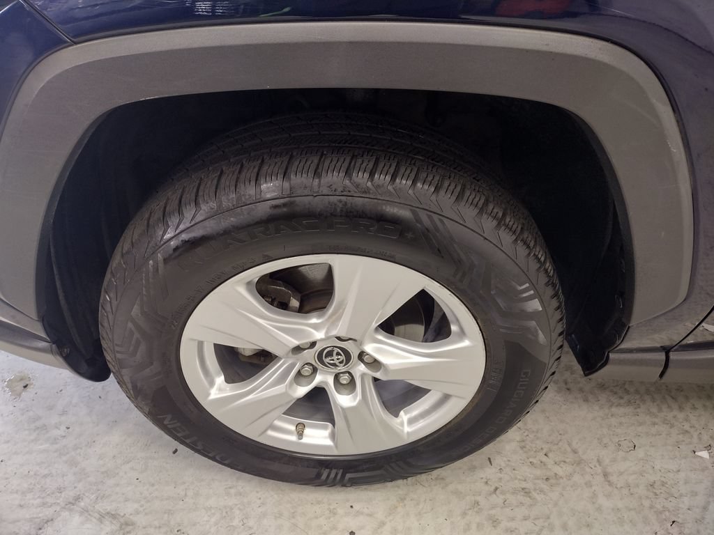 Used 2019 Toyota RAV4 XLE w/ Convenience Package AWD/4WD image 6
