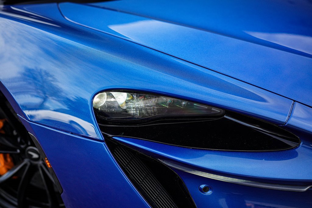 Used 2023 McLaren Artura image 8