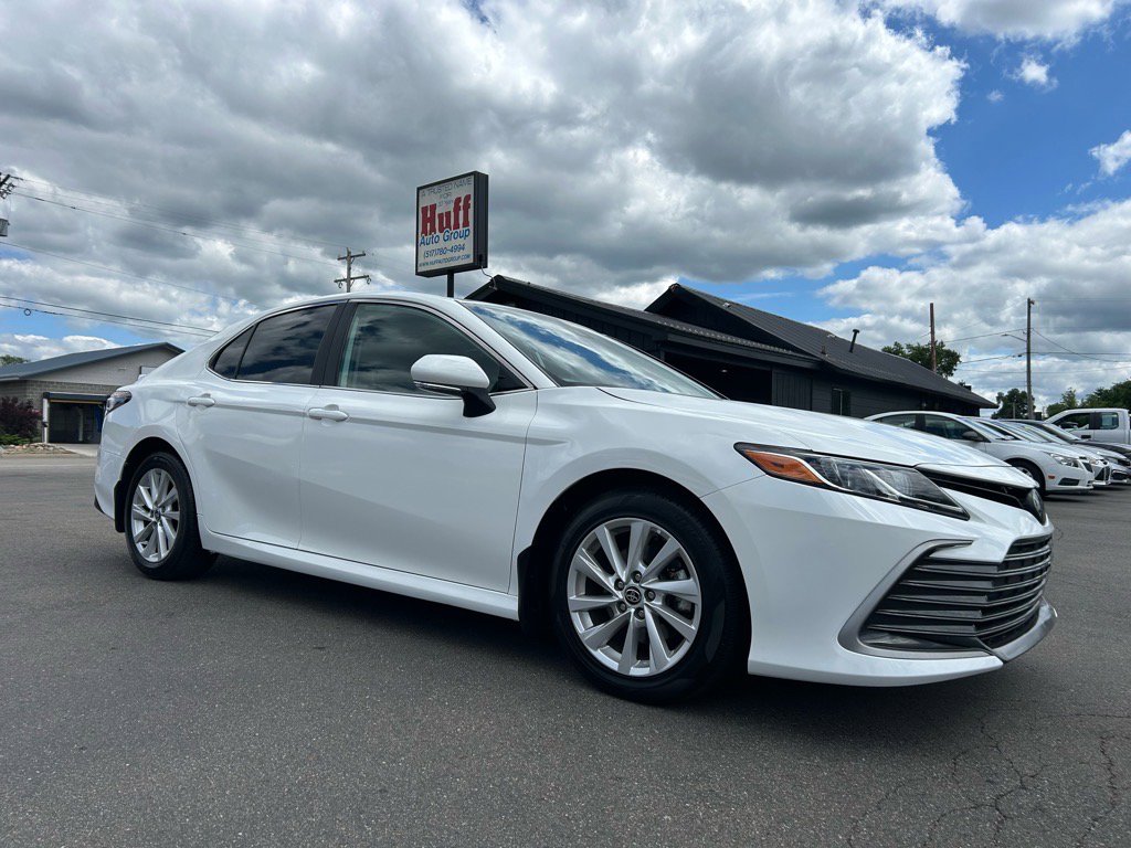 Used 2023 Toyota Camry LE w/ Convenience Package FWD image 1