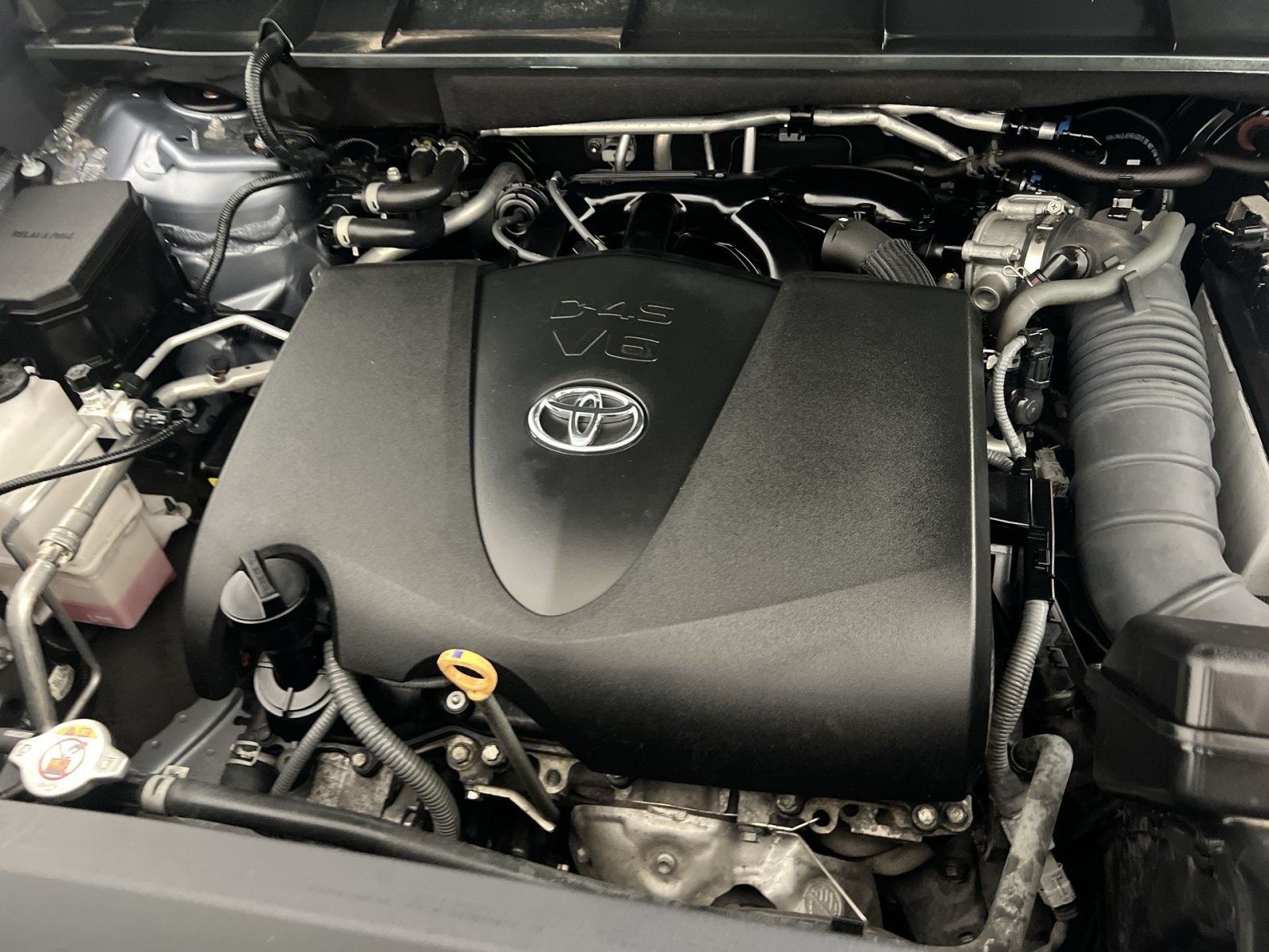 Used 2022 Toyota Highlander XLE FWD image 28