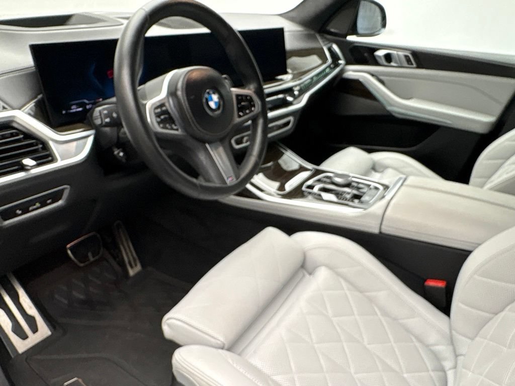 Used 2024 BMW X7 xDrive40i w/ M Sport Package AWD/4WD image 6