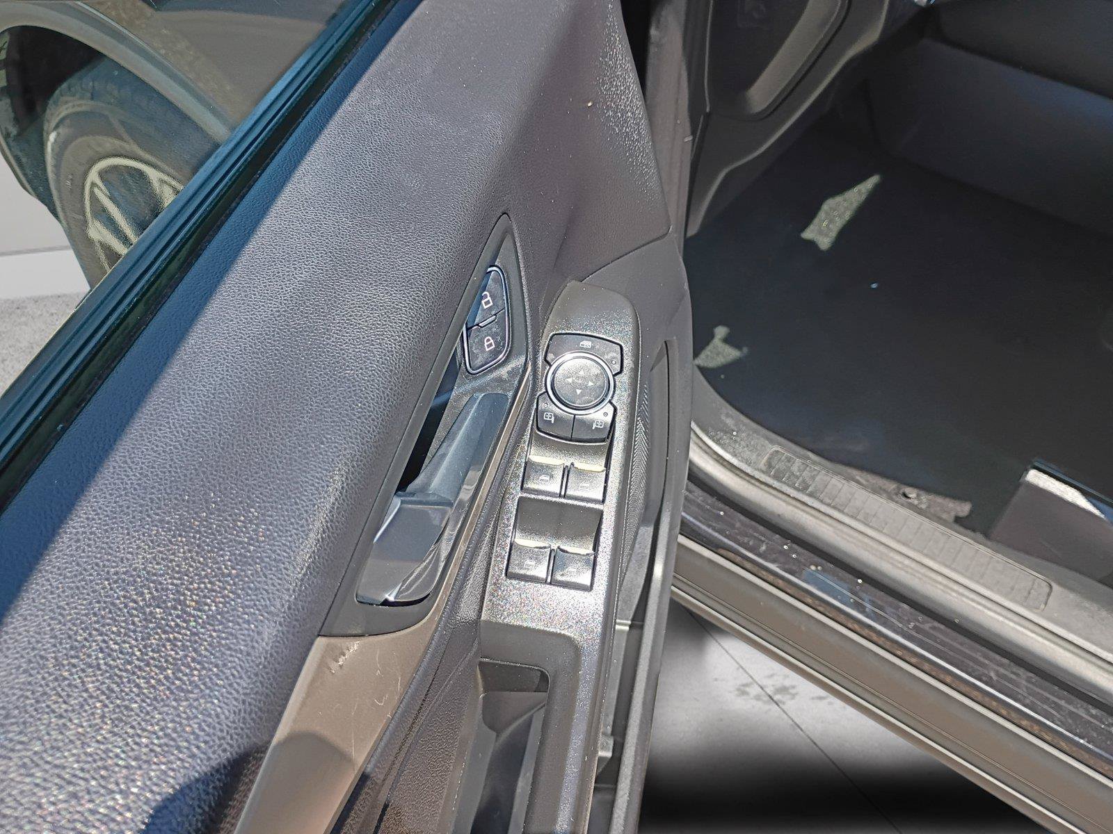 Used 2021 Ford Escape SE w/ SE Sport Appearance Package AWD/4WD image 10