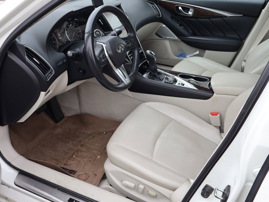 Used 2018 INFINITI Q50 Luxe w/ Sensory Package (Luxe) image 4