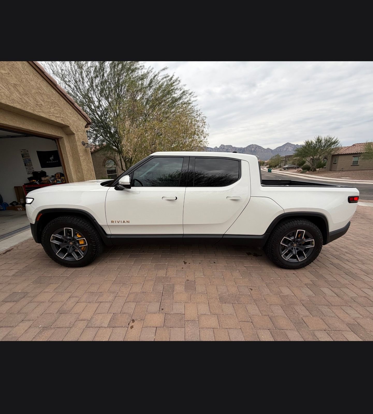 Used 2022 Rivian R1T Adventure AWD/4WD image 4