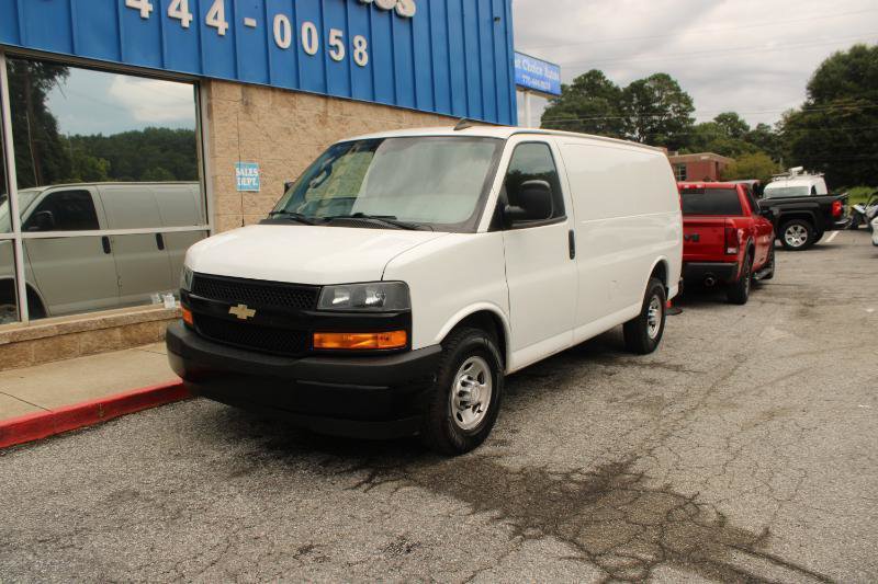 Used 2019 Chevrolet Express 2500 w/ Driver Convenience Package RWD image 4