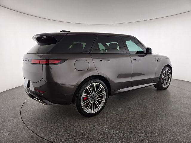 New 2026 Land Rover Range Rover Sport Dynamic SE image 2