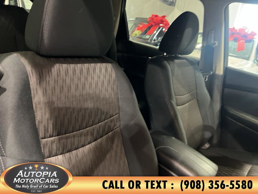 Used 2017 Nissan Rogue SV image 14