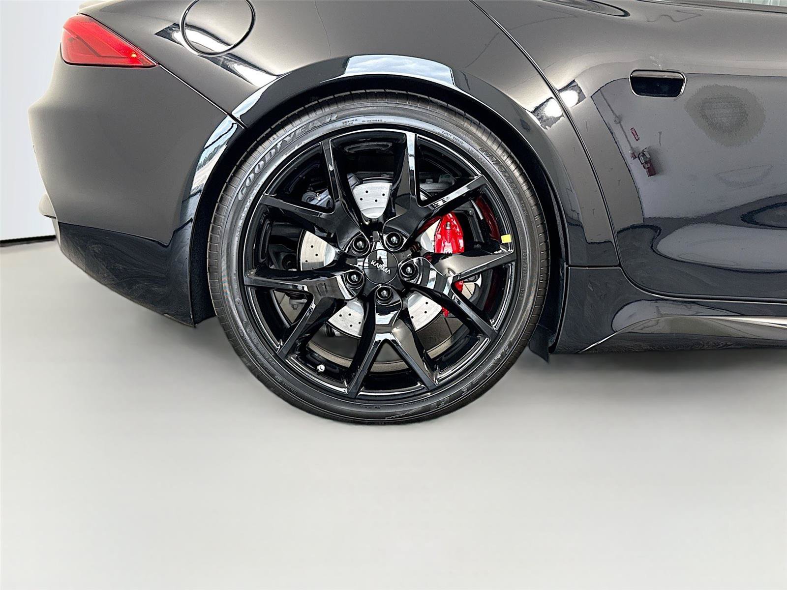 New 2025 Karma Revero Luxury RWD image 27