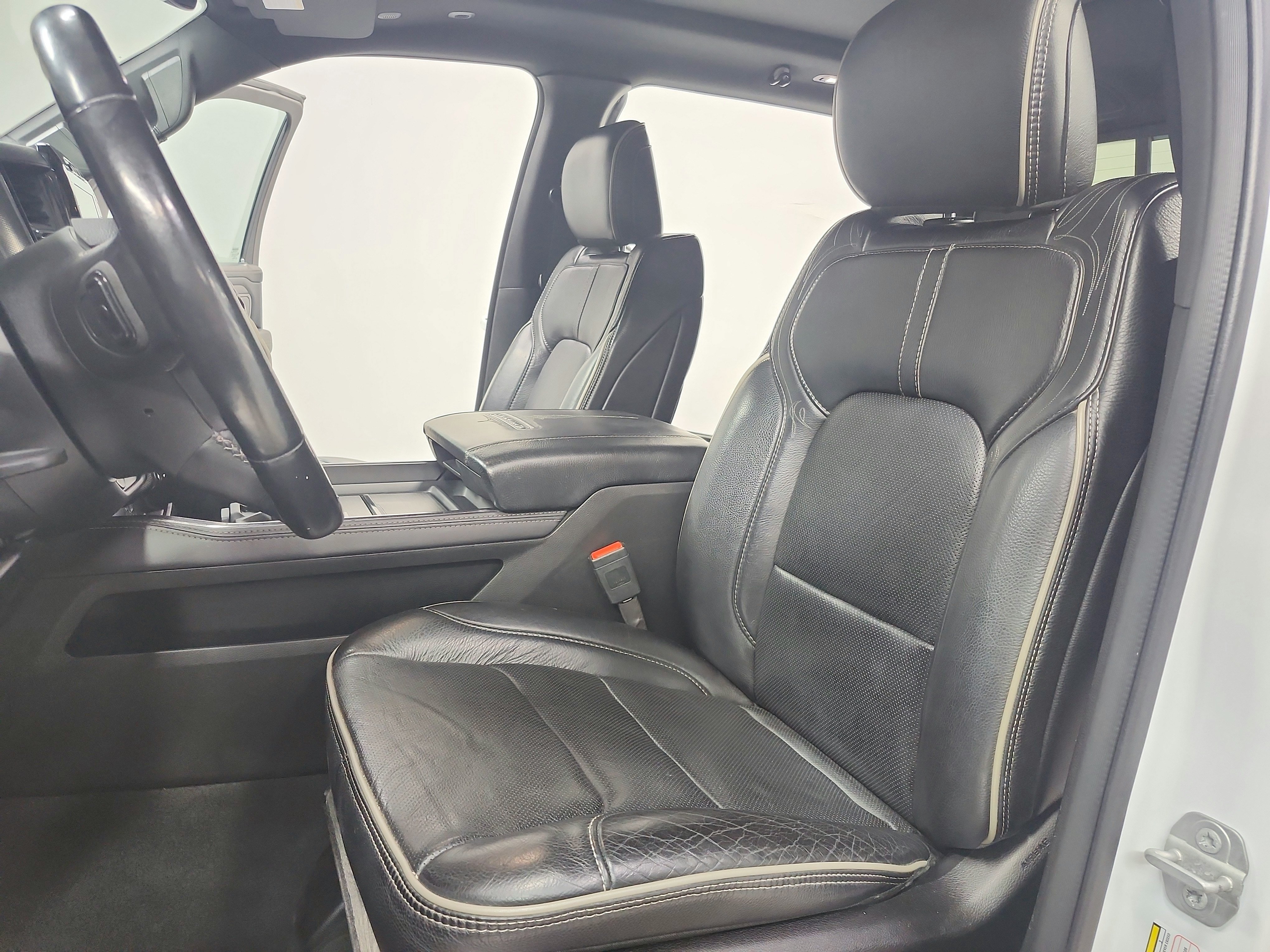 Used 2023 RAM 1500 Limited w/ Body Color Bumper Group AWD/4WD image 30