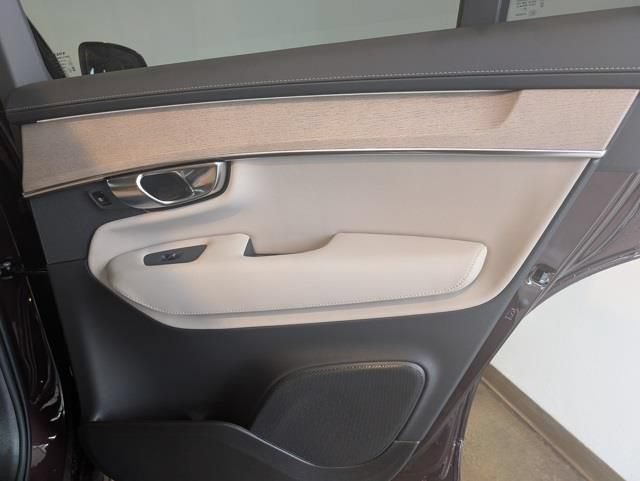 New 2026 Volvo XC90 B5 Core AWD/4WD image 27