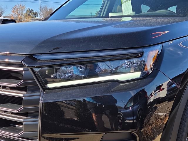 New 2026 Honda Pilot Sport image 7