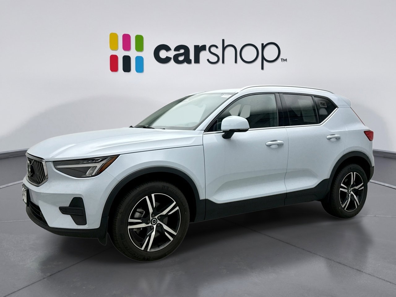 Used 2025 Volvo XC40 B5 Core AWD/4WD image 1