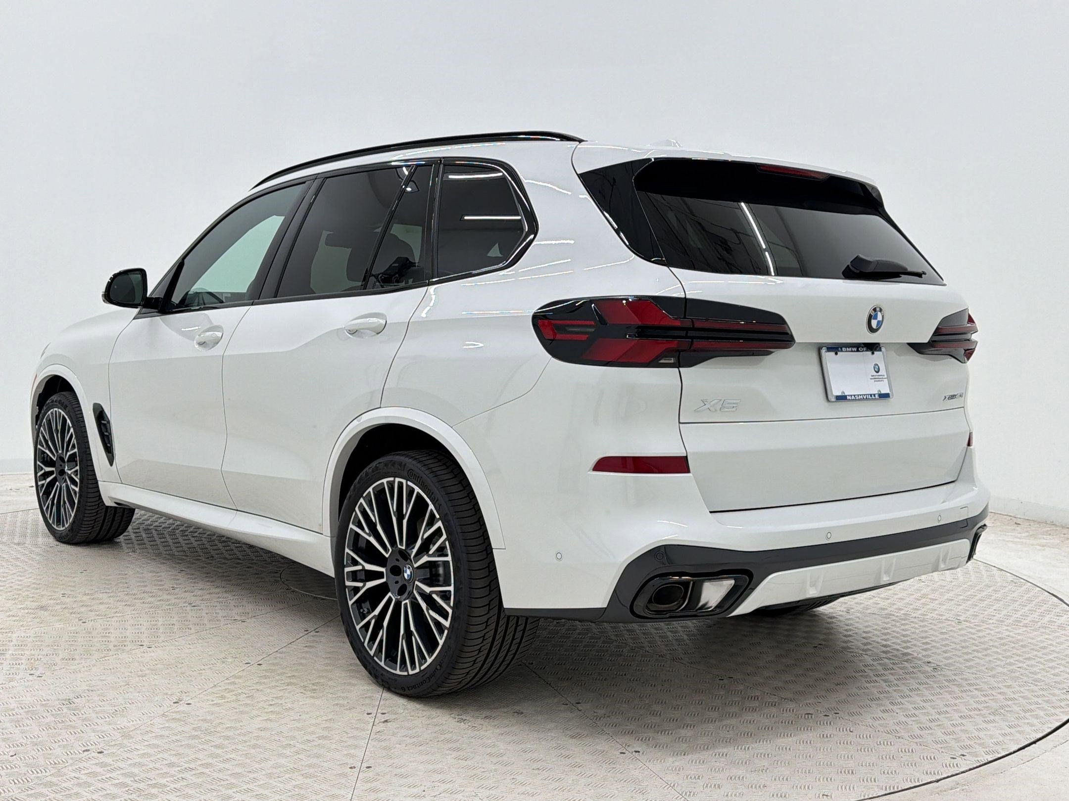New 2026 BMW X5 xDrive40i image 3