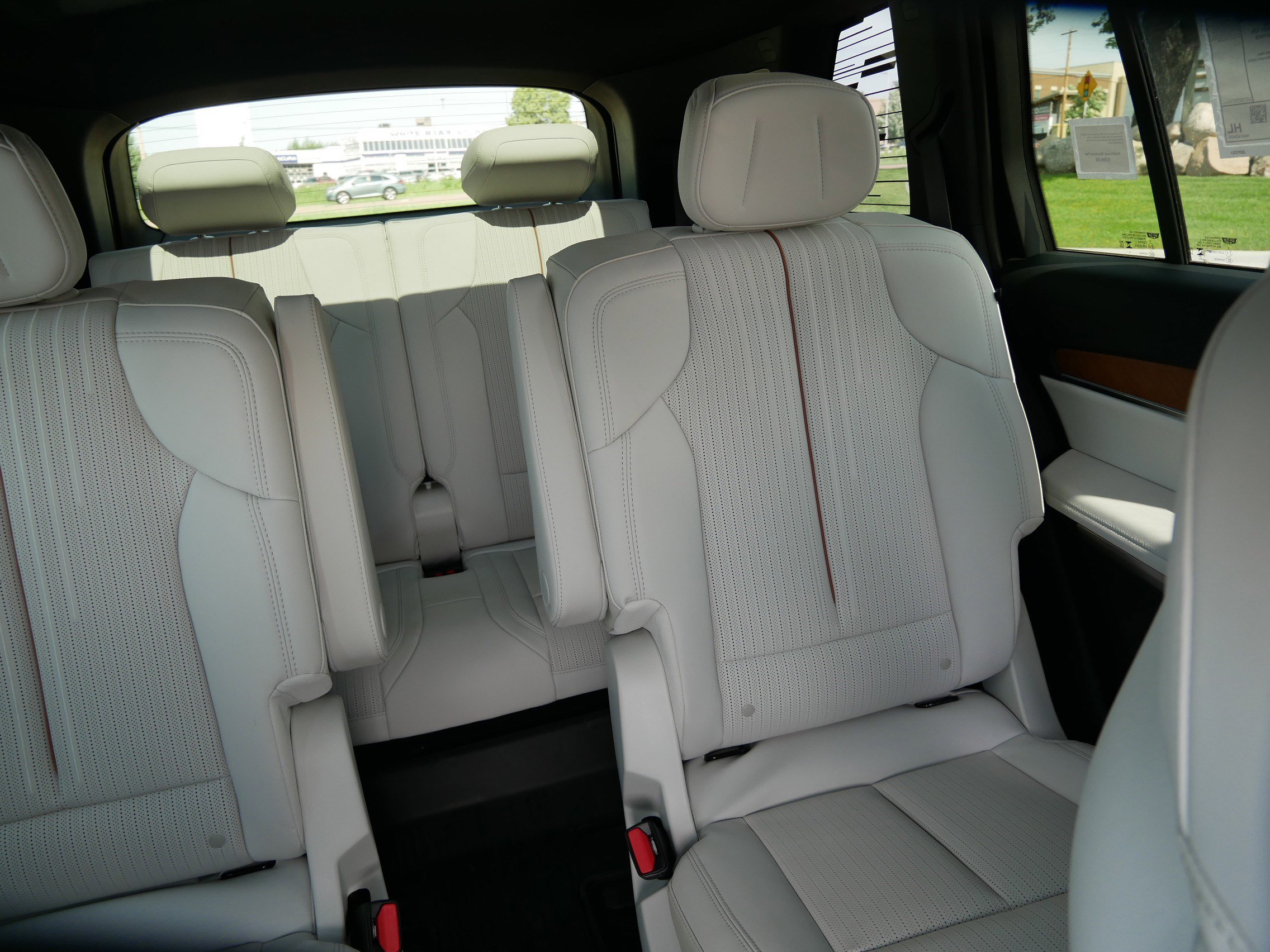 New 2026 Cadillac Vistiq Luxury w/ LPO, Floor Liner Package image 13