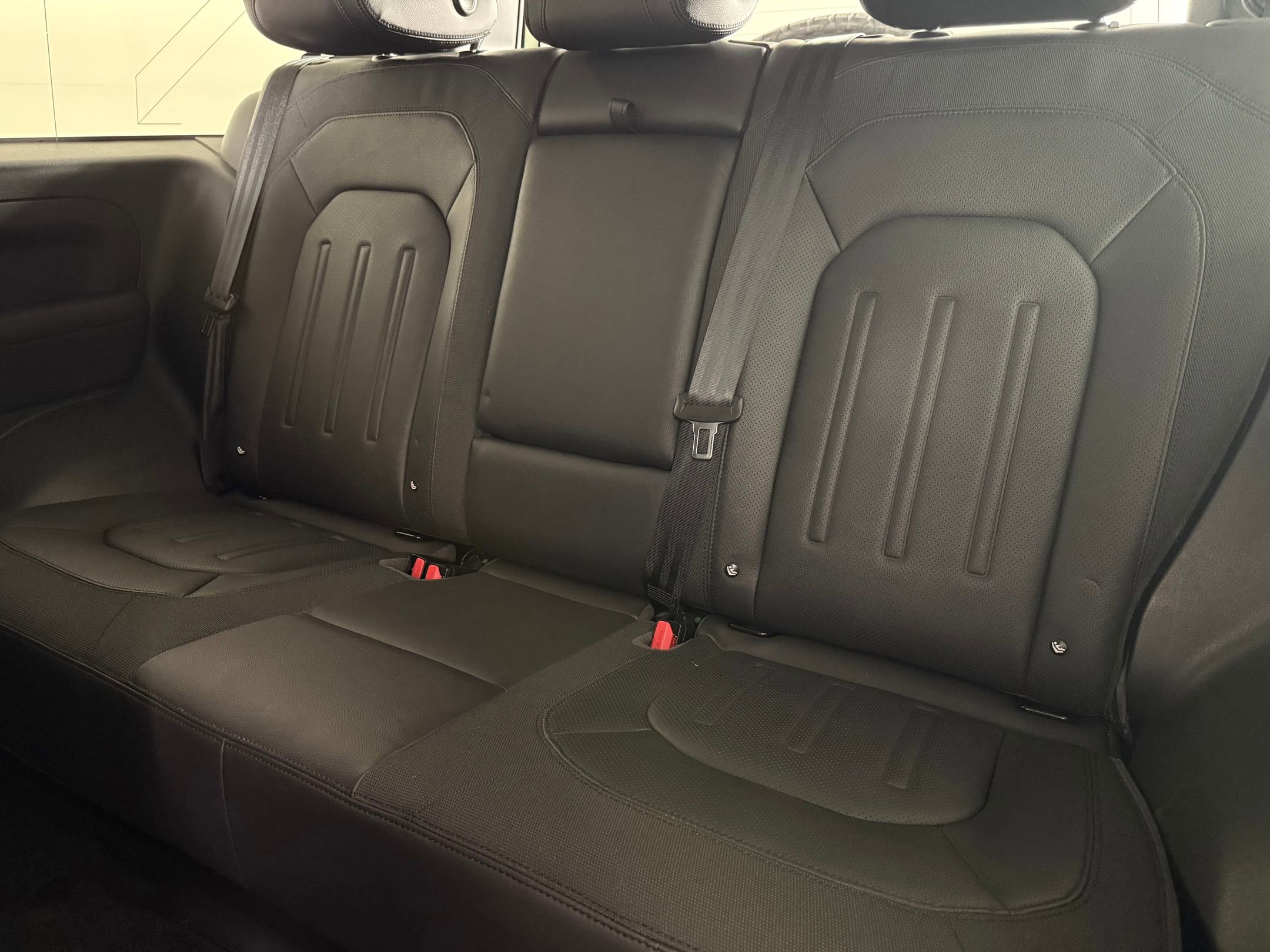 Certified 2021 Land Rover Defender 90 First Edition image 26