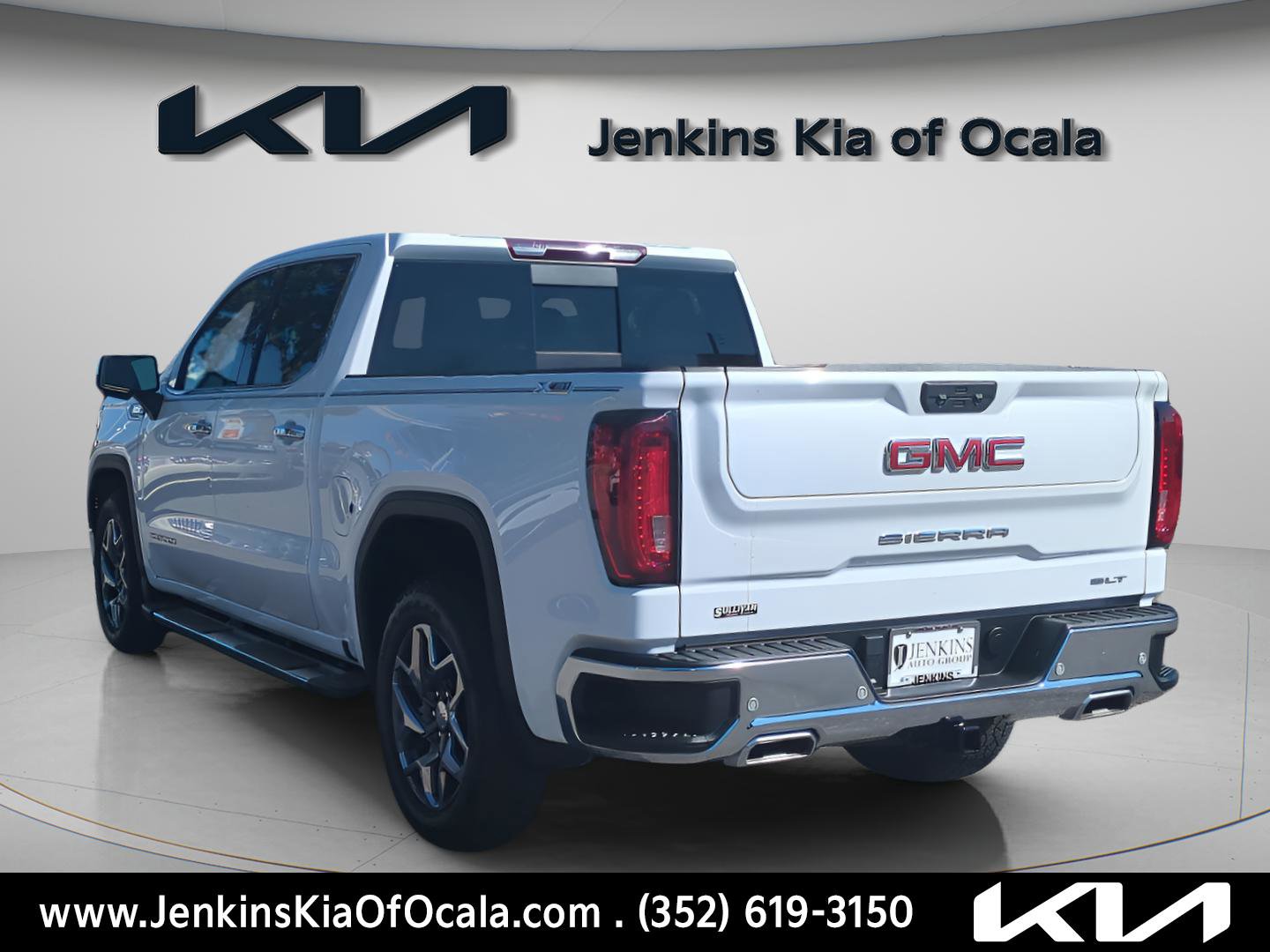 Used 2023 GMC Sierra 1500 SLT w/ SLT Premium Plus Package image 5