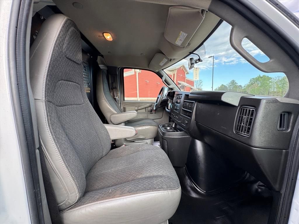 Used 2023 Chevrolet Express 2500 w/ Driver Convenience Package RWD image 12