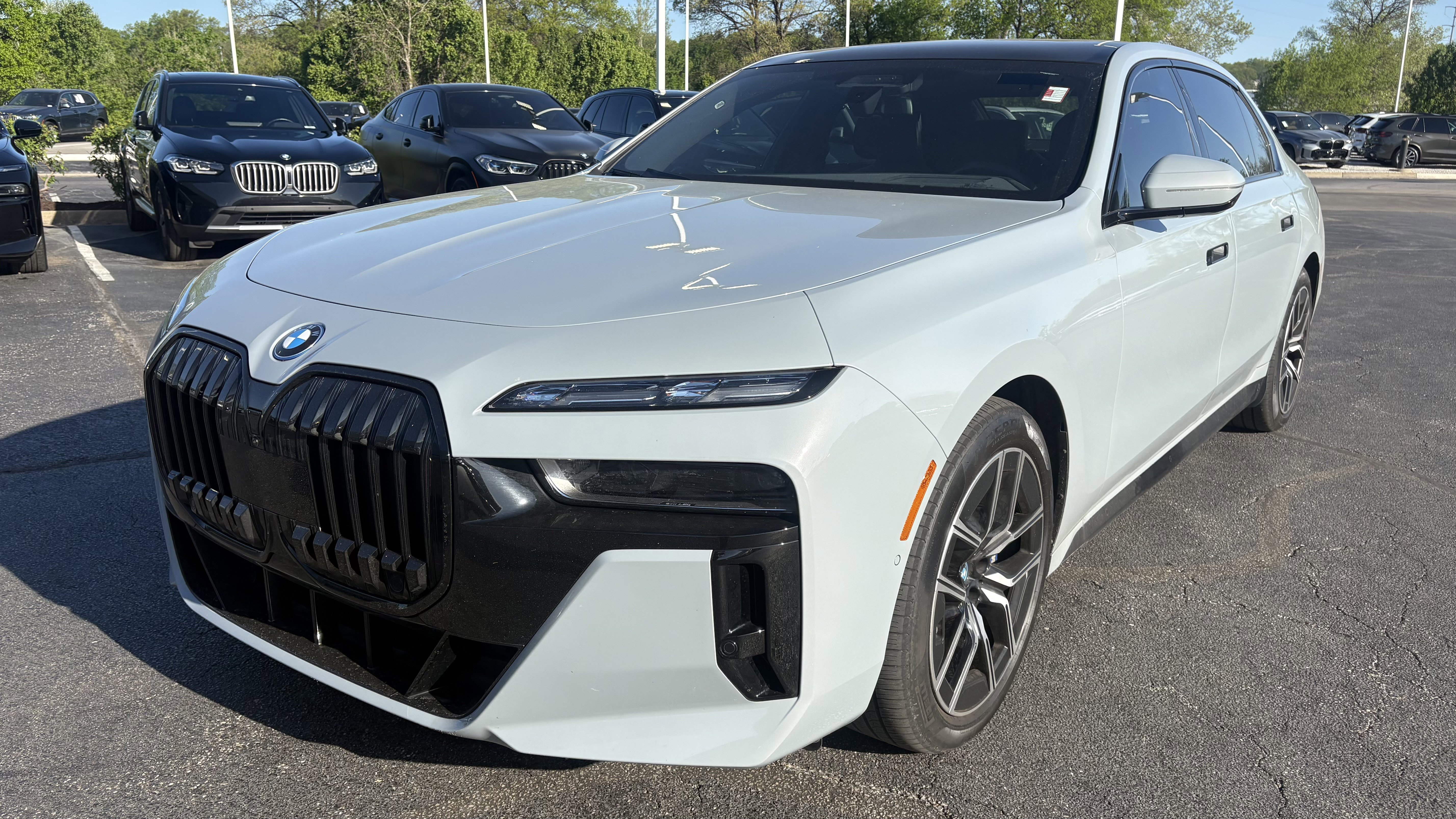 Certified 2023 BMW i7 xDrive60 w/ Executive Package 2 AWD/4WD image 5