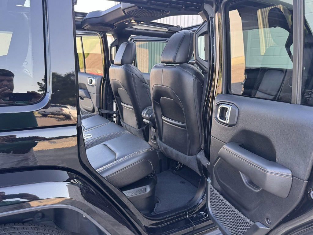 Used 2021 Jeep Wrangler Unlimited Sahara image 38