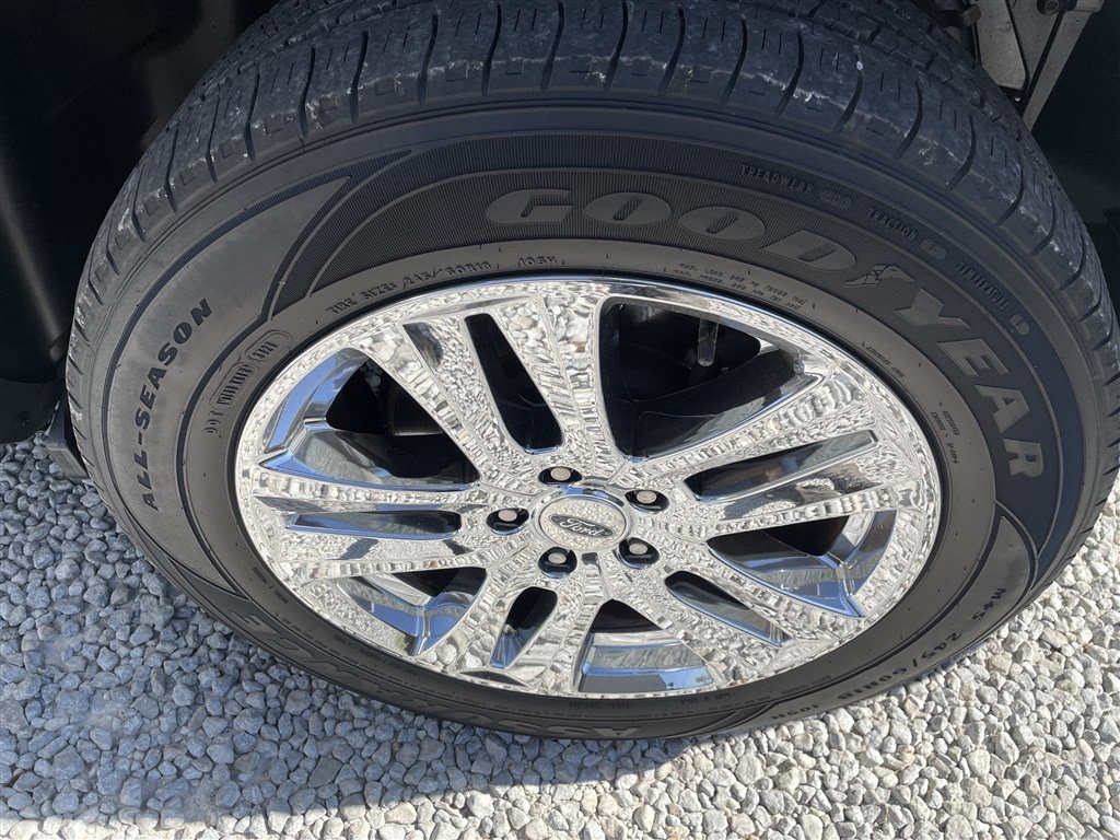 Used 2018 Ford Explorer XLT image 21