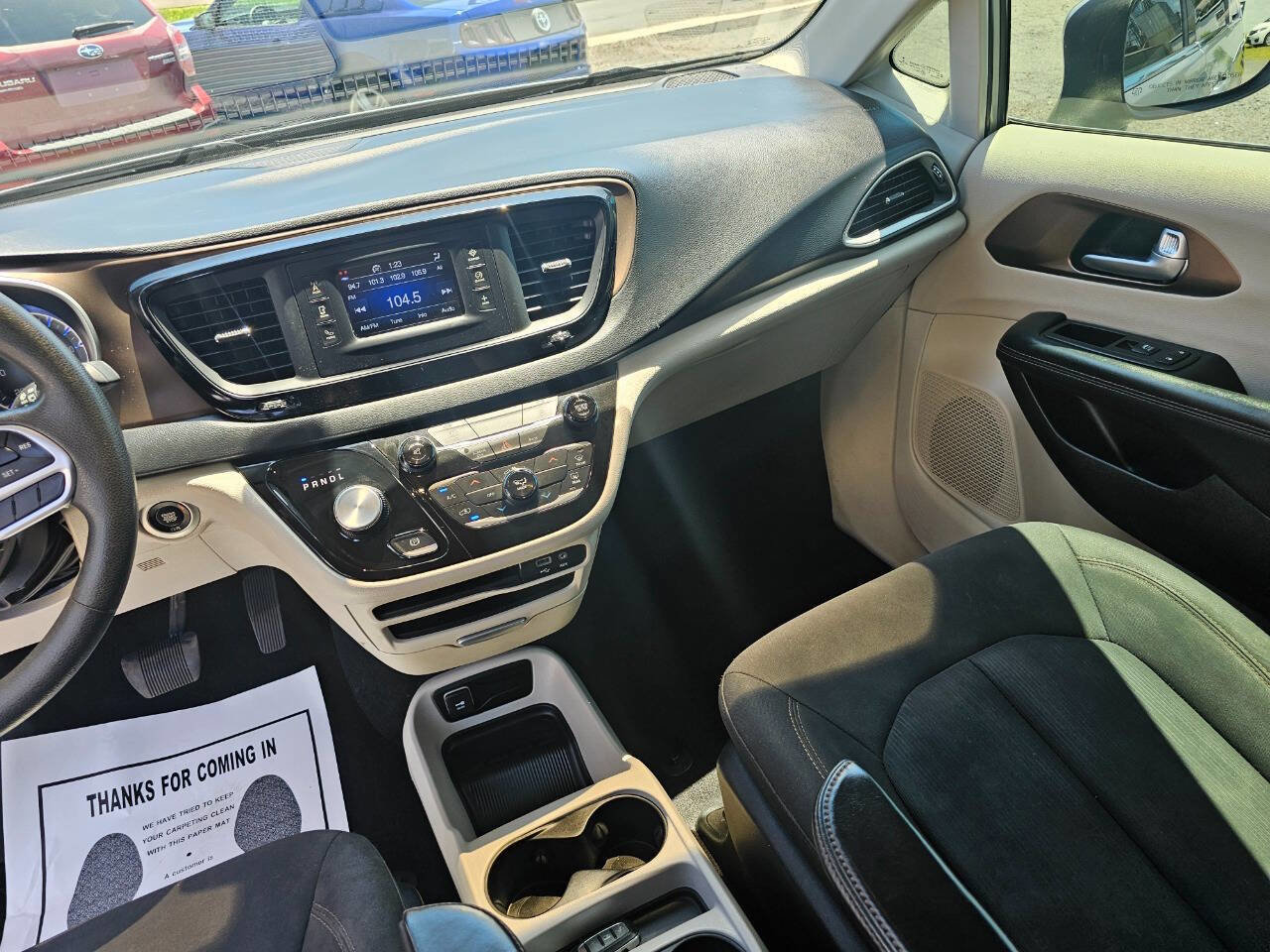 Used 2017 Chrysler Pacifica LX image 14