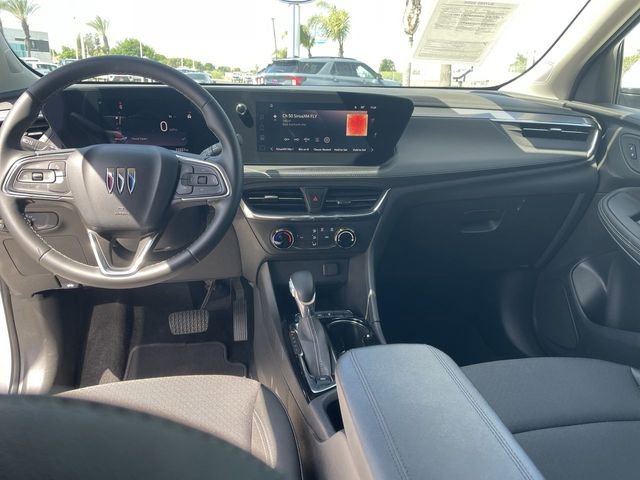 Certified 2025 Buick Encore GX Preferred AWD/4WD image 19