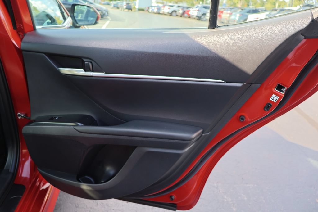 Used 2019 Toyota Camry SE FWD image 17