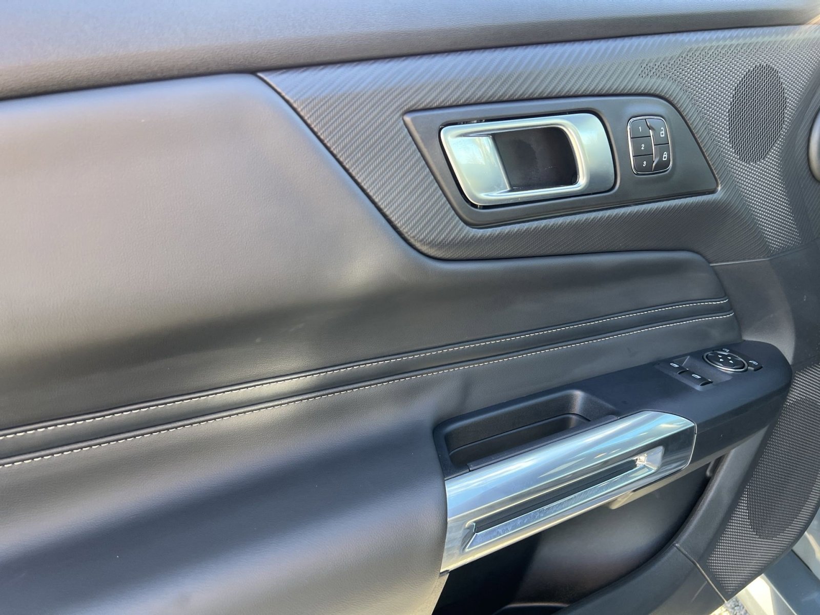 Used 2025 Ford Mustang GT Premium image 15