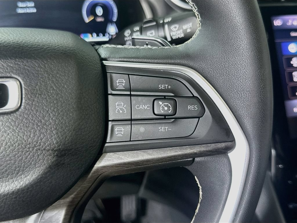 Used 2023 Jeep Grand Cherokee Limited RWD image 26