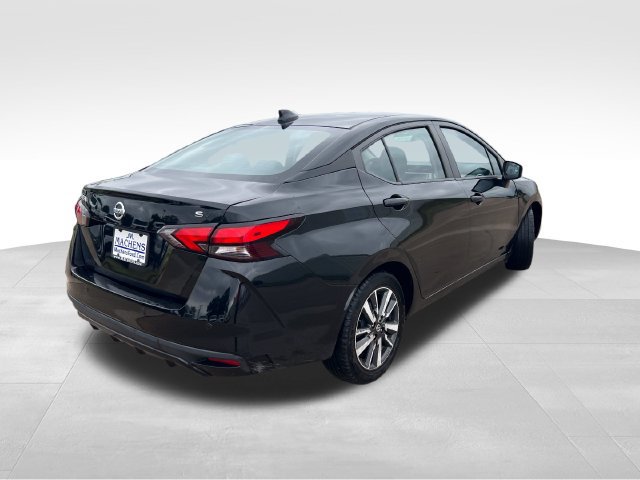 Used 2021 Nissan Versa SV FWD image 7