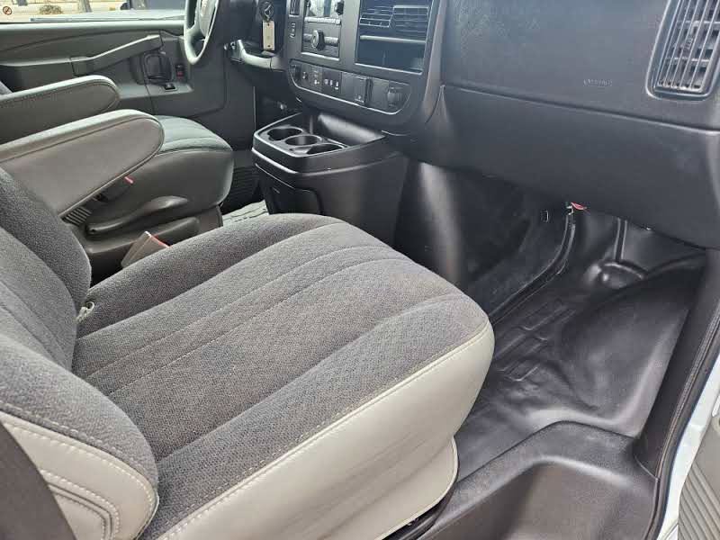 Used 2024 GMC Savana 2500 w/ Driver Convenience Package RWD image 19