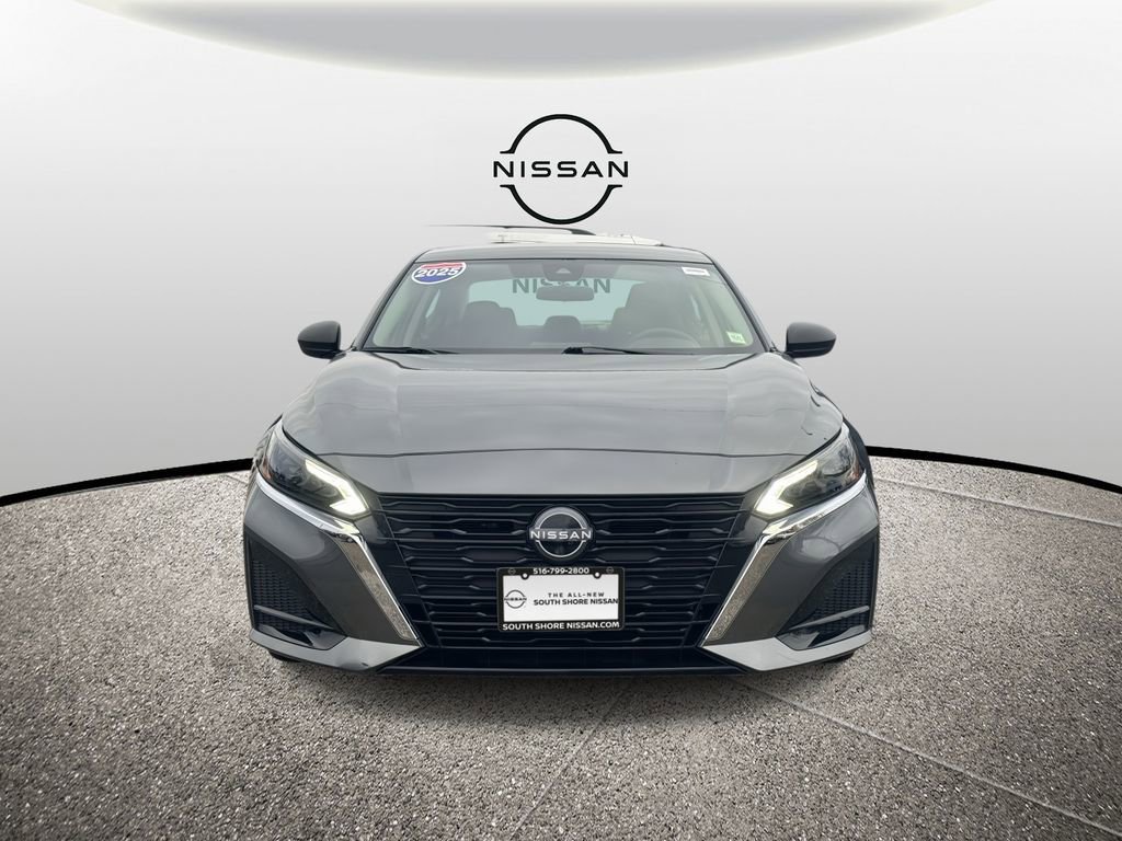 Used 2025 Nissan Altima 2.5 S image 2