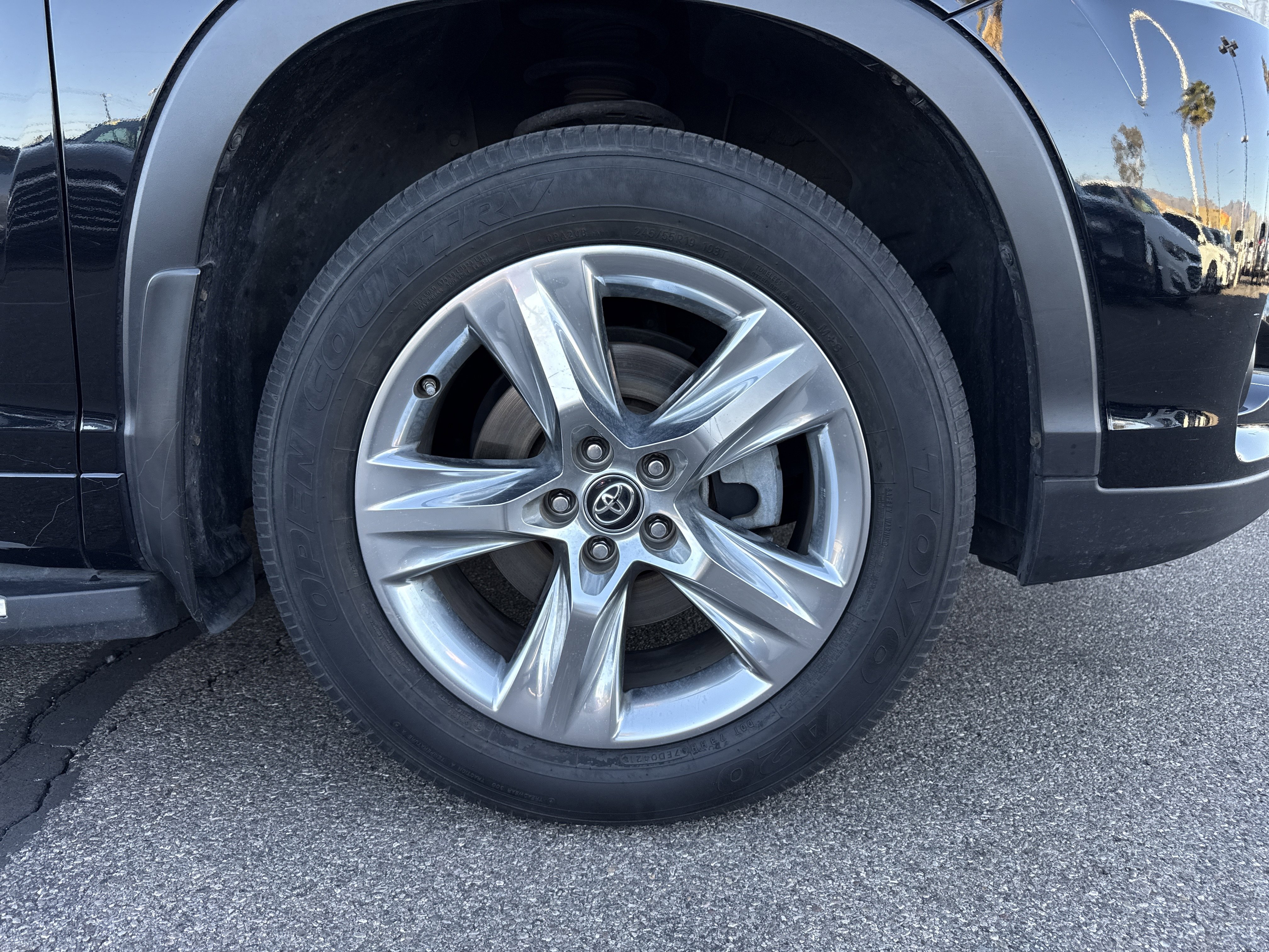 Used 2017 Toyota Highlander Limited image 35