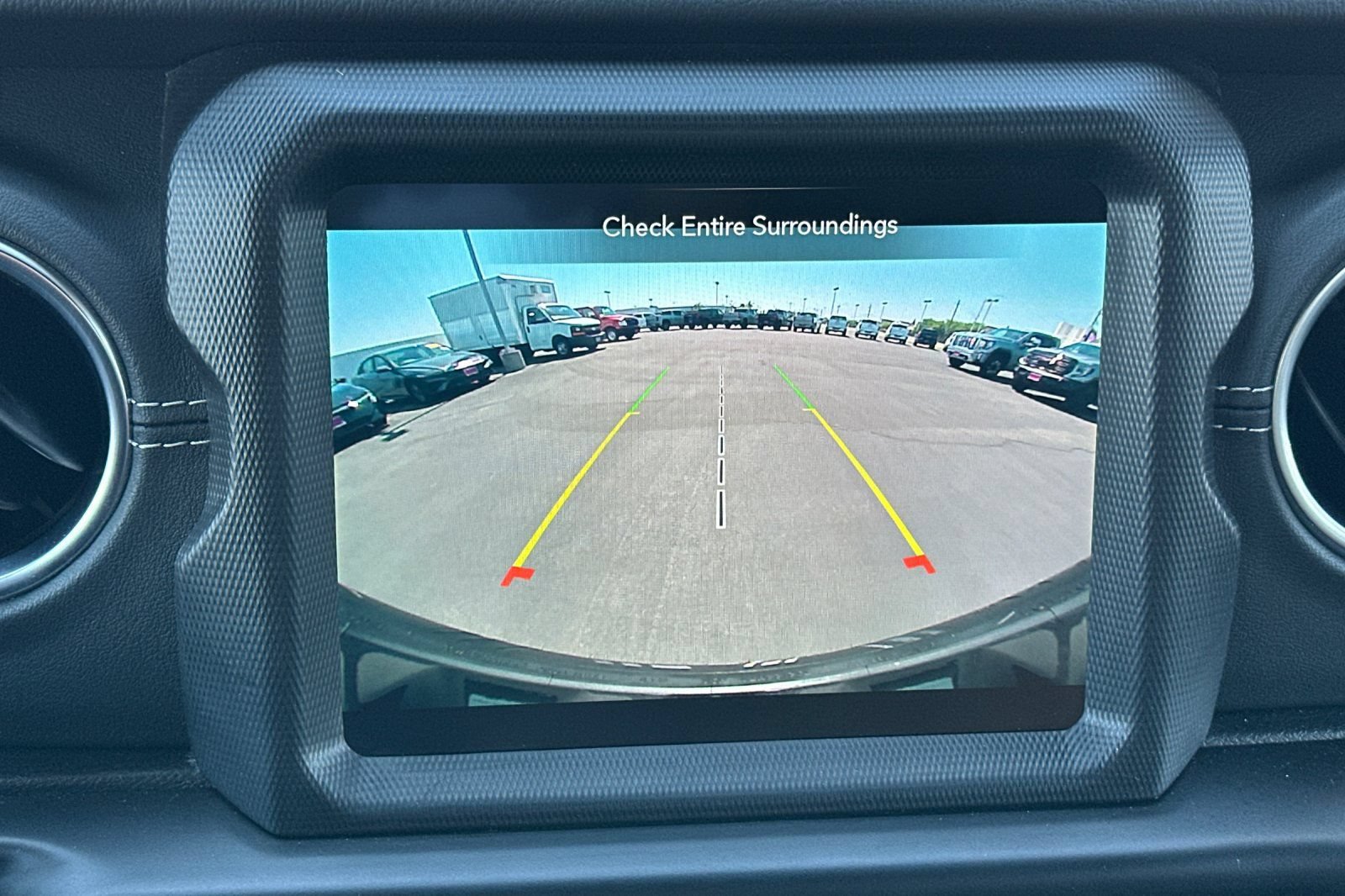 Used 2022 Jeep Wrangler Unlimited Sahara AWD/4WD image 26