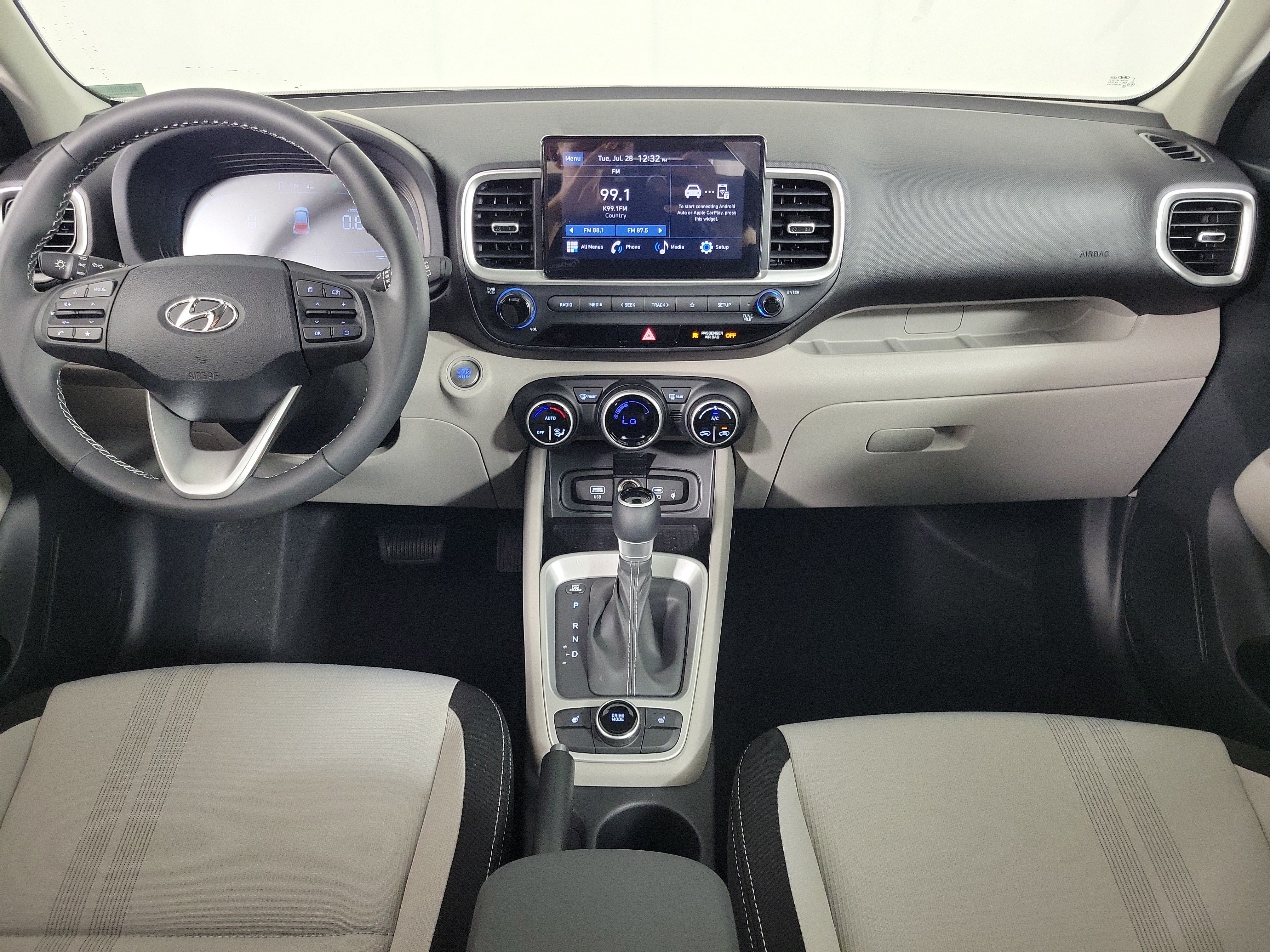 New 2026 Hyundai Venue SEL FWD image 4