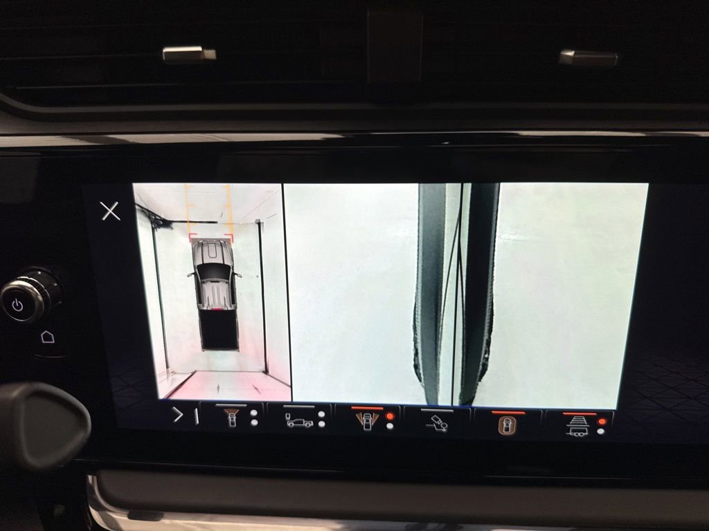 Used 2024 GMC Sierra 2500 AT4X image 43