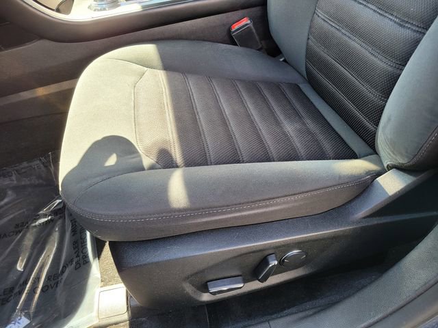Used 2018 Ford Fusion SE image 25