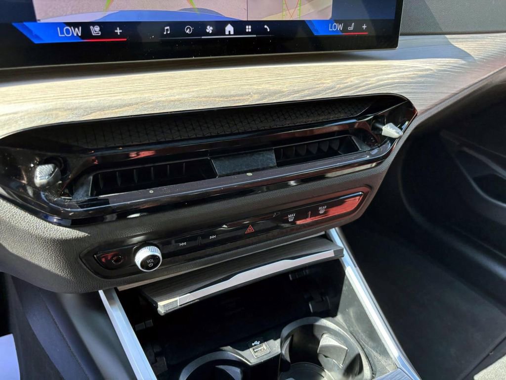 Certified 2025 BMW 330i xDrive Sedan image 23