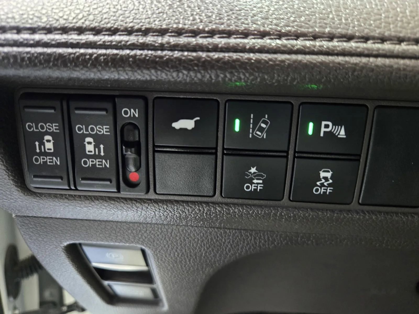 Used 2018 Honda Odyssey Elite image 15