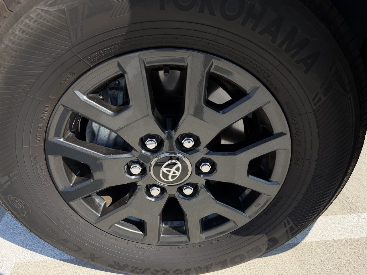 Used 2025 Toyota 4Runner SR5 RWD image 9