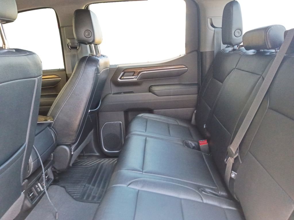 Used 2022 Chevrolet Silverado 1500 LT RWD image 22