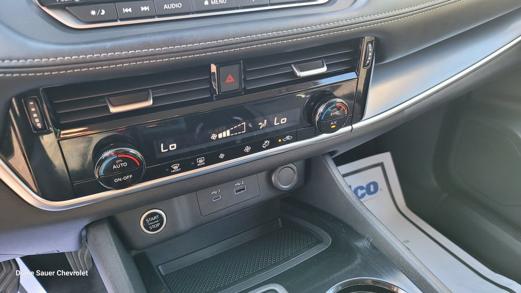 Used 2021 Nissan Rogue SV FWD image 22