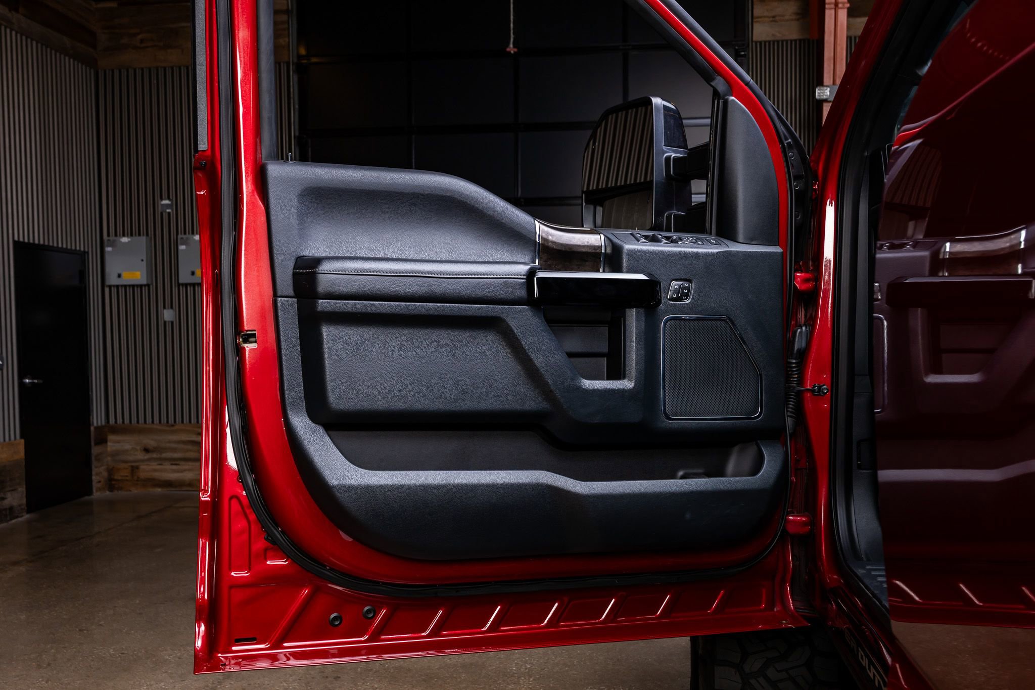 Used 2022 Ford F250 Lariat w/ Black Appearance Package image 35