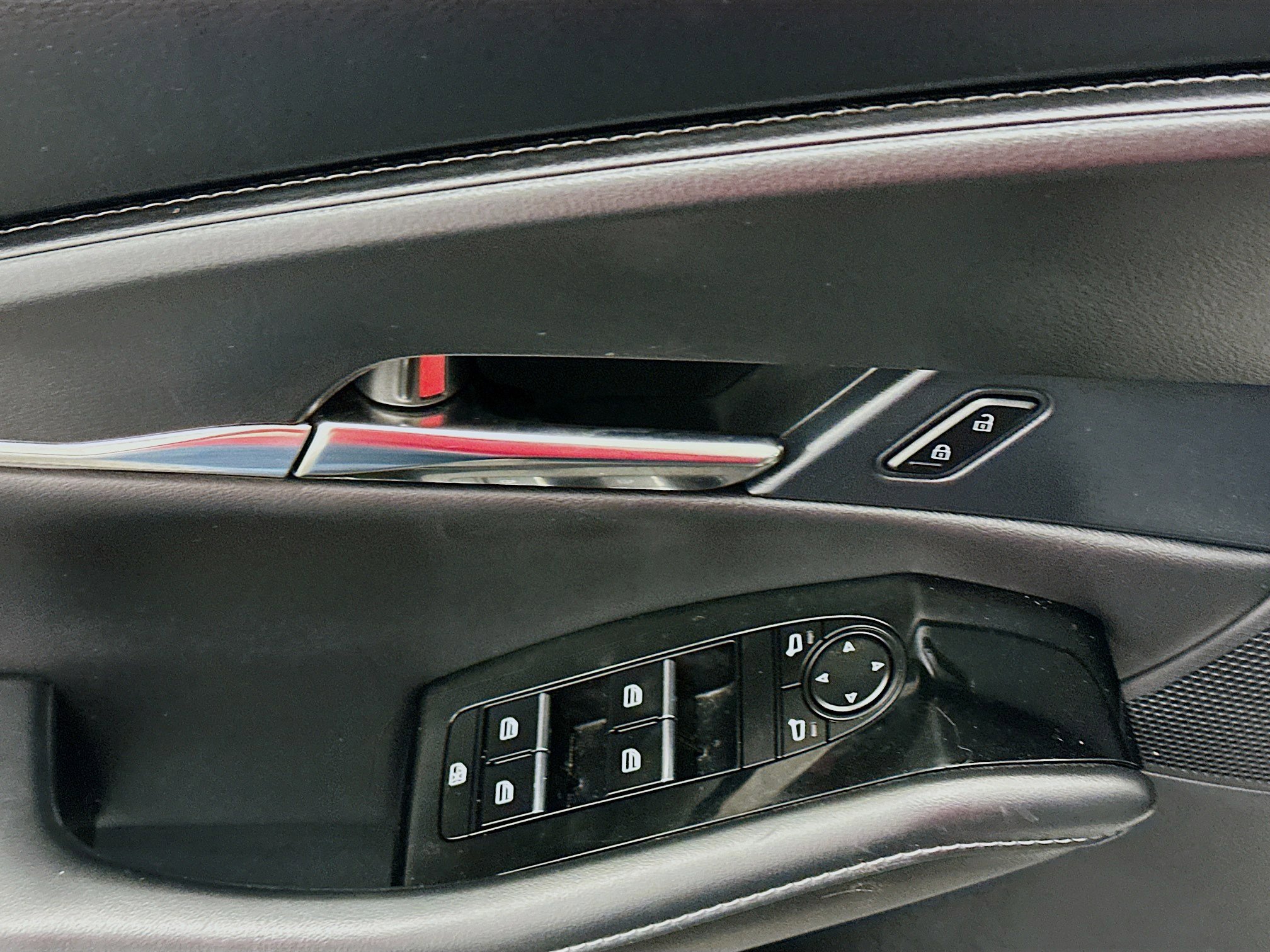 Used 2025 MAZDA CX-30 AWD 2.5 S w/ Preferred Package image 15