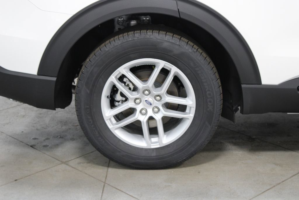 New 2026 Ford Explorer Active image 12