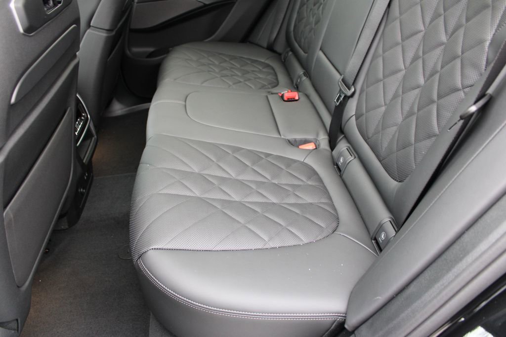 New 2026 BMW X5 xDrive40i w/ Executive Package image 24