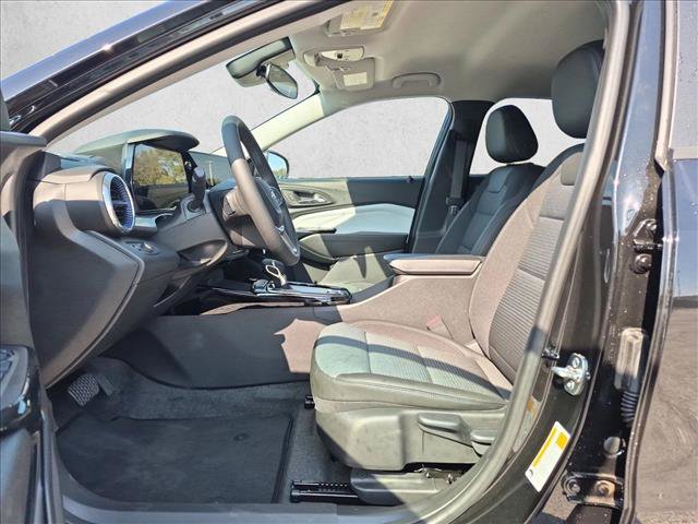 New 2026 Chevrolet Trax LT w/ Driver Confidence Package FWD image 4