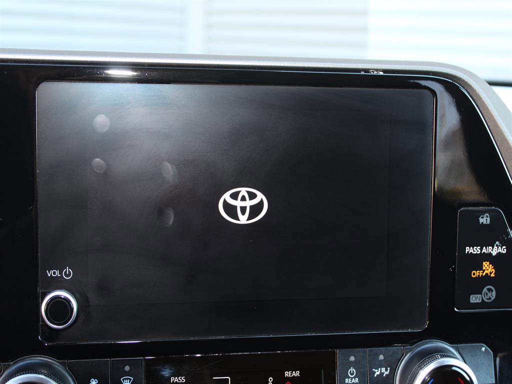 Used 2023 Toyota Highlander LE image 19