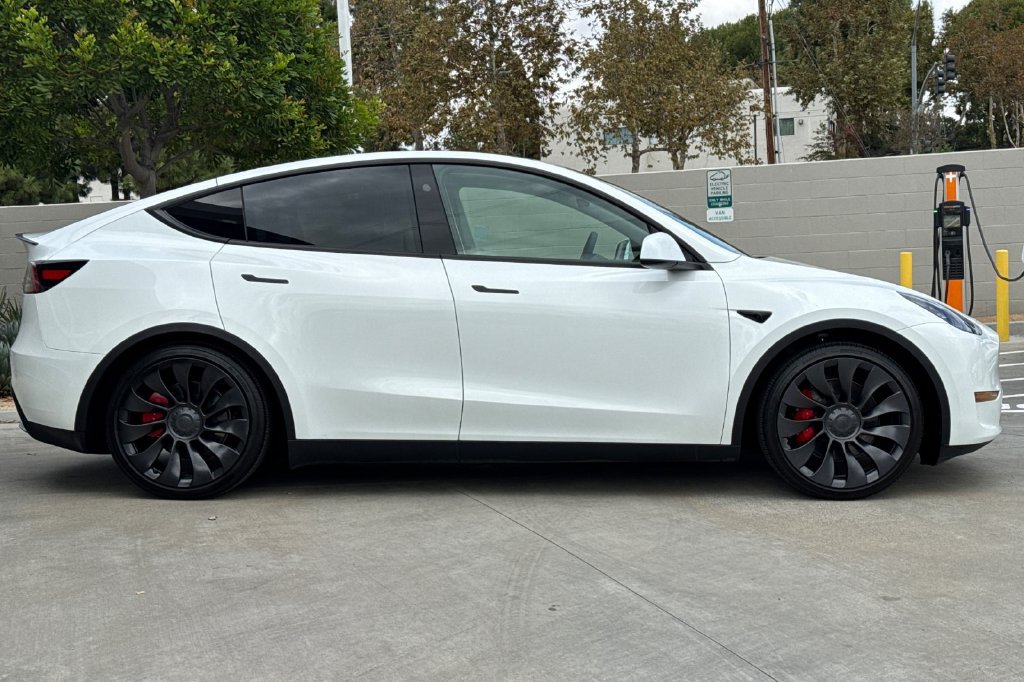 Used 2025 Tesla Model Y Performance AWD/4WD image 6
