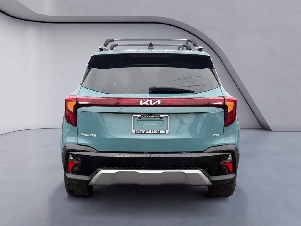 Used 2024 Kia Seltos SX w/ SX Sunroof Package image 4